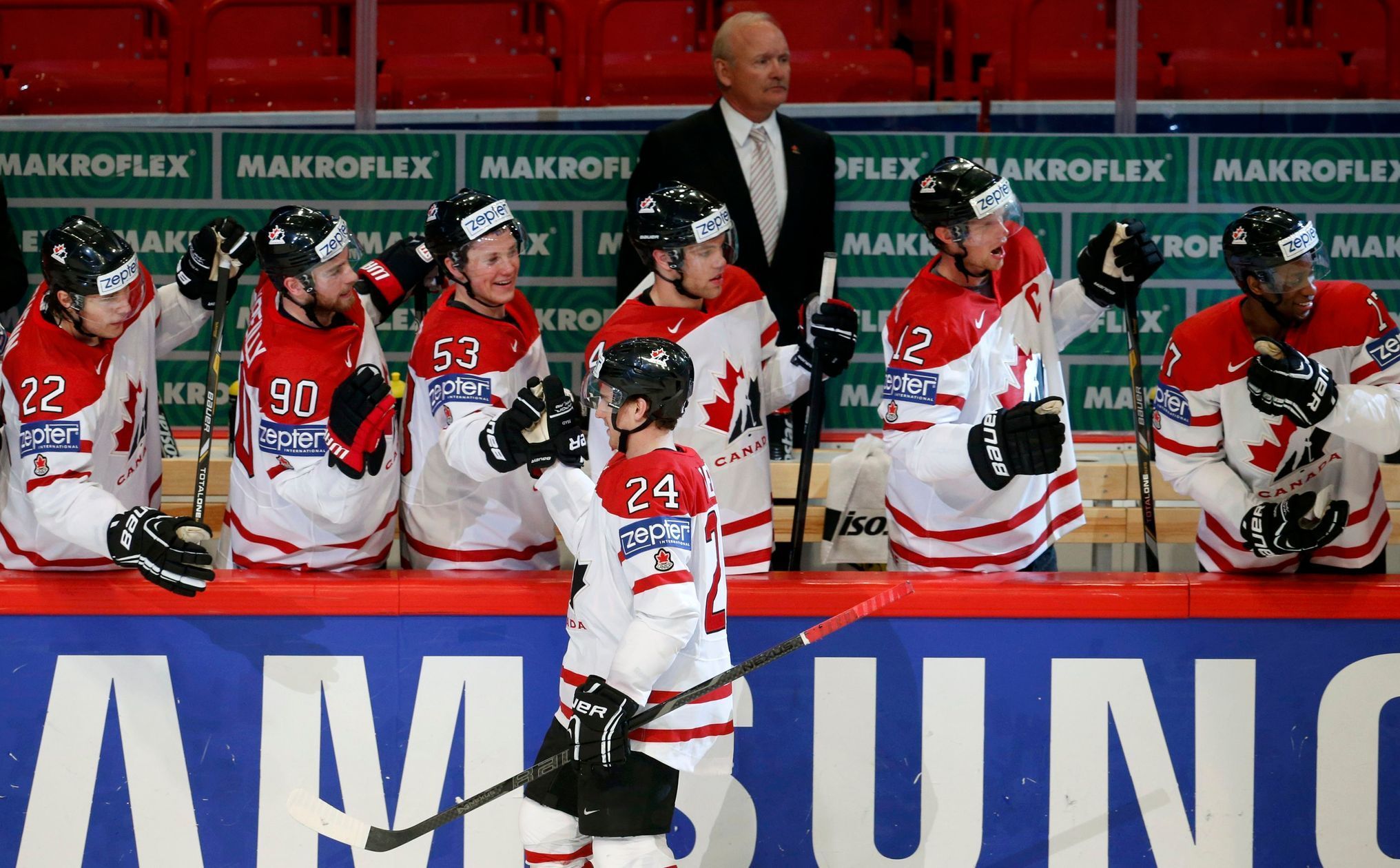 MS v hokeji 2013, Kanada - Švýcarsko: Kanada slaví gól na 2:1