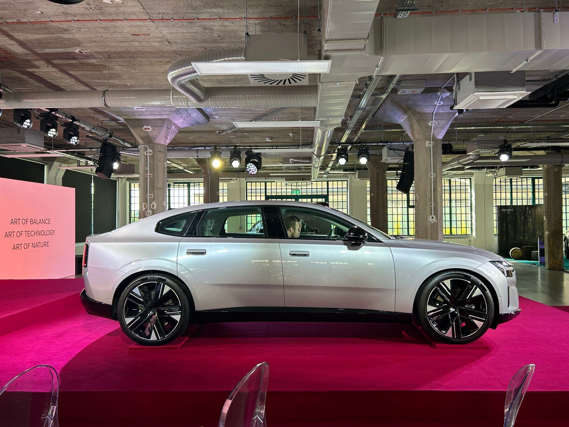 Volvo ES90