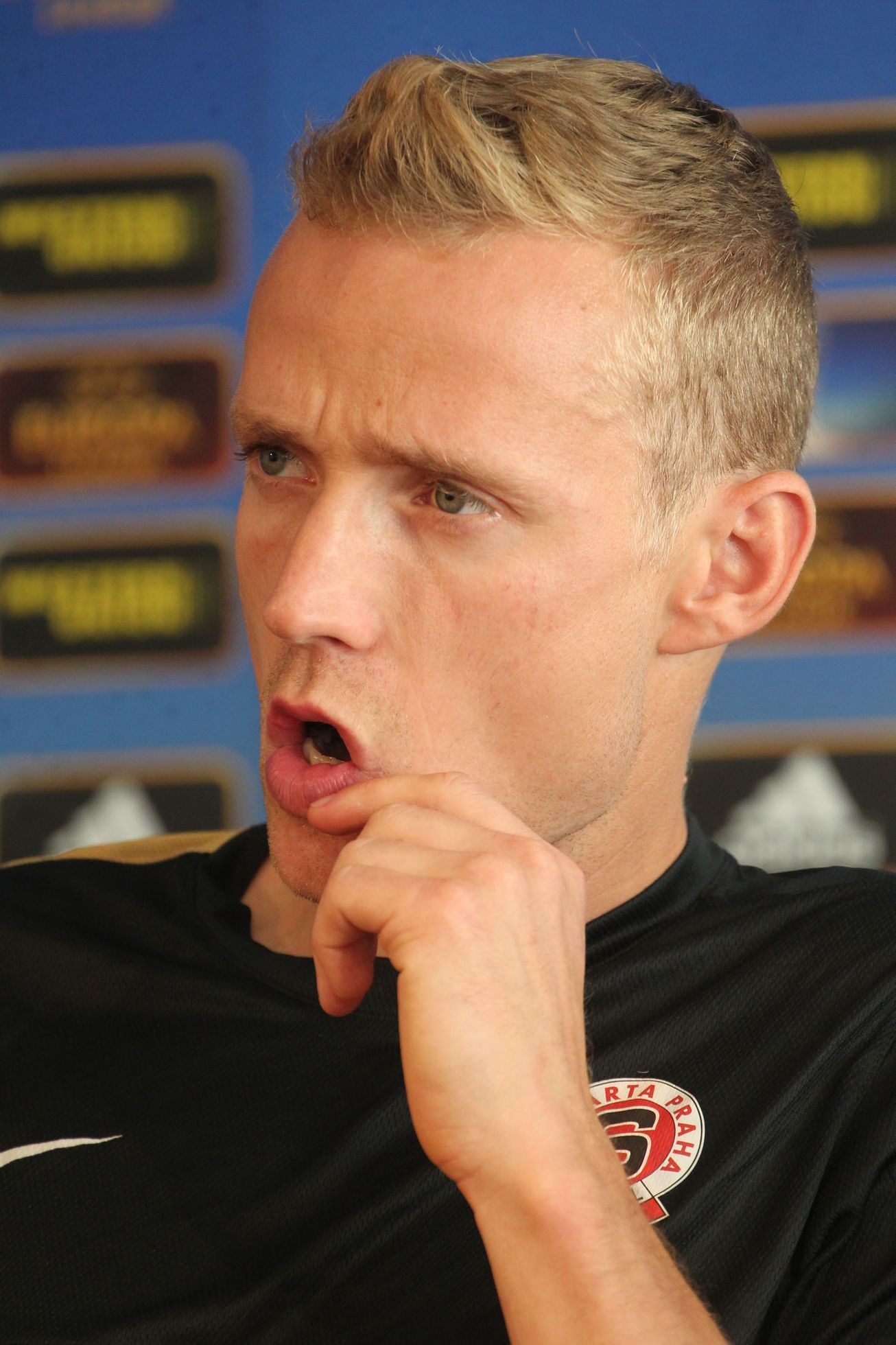 Fotbalista Jiří Jarošík během tiskové konference po tréninku týmu AC Sparta Praha.