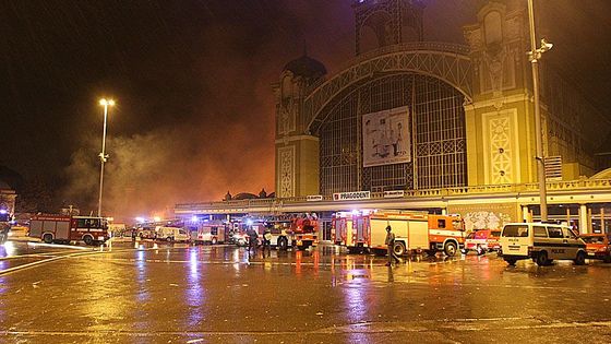 Průmyslový palác na pražském Výstavišti shořel