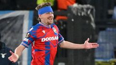 Pavel Šulc slaví gól v zápase EL Lazio - Viktora Plzeň