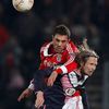 Fotbal, Evropská liga, Girondins Bordeaux - Benfica: Jaroslav Plašil - Jardel (vlevo)