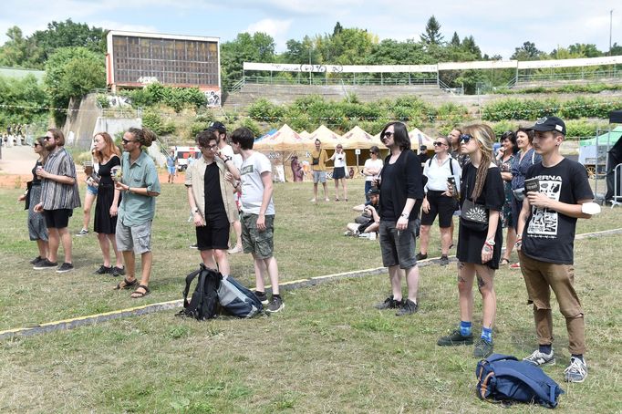 Festivalový areál na bývalém fotbalovém stadionu za Lužánkami.