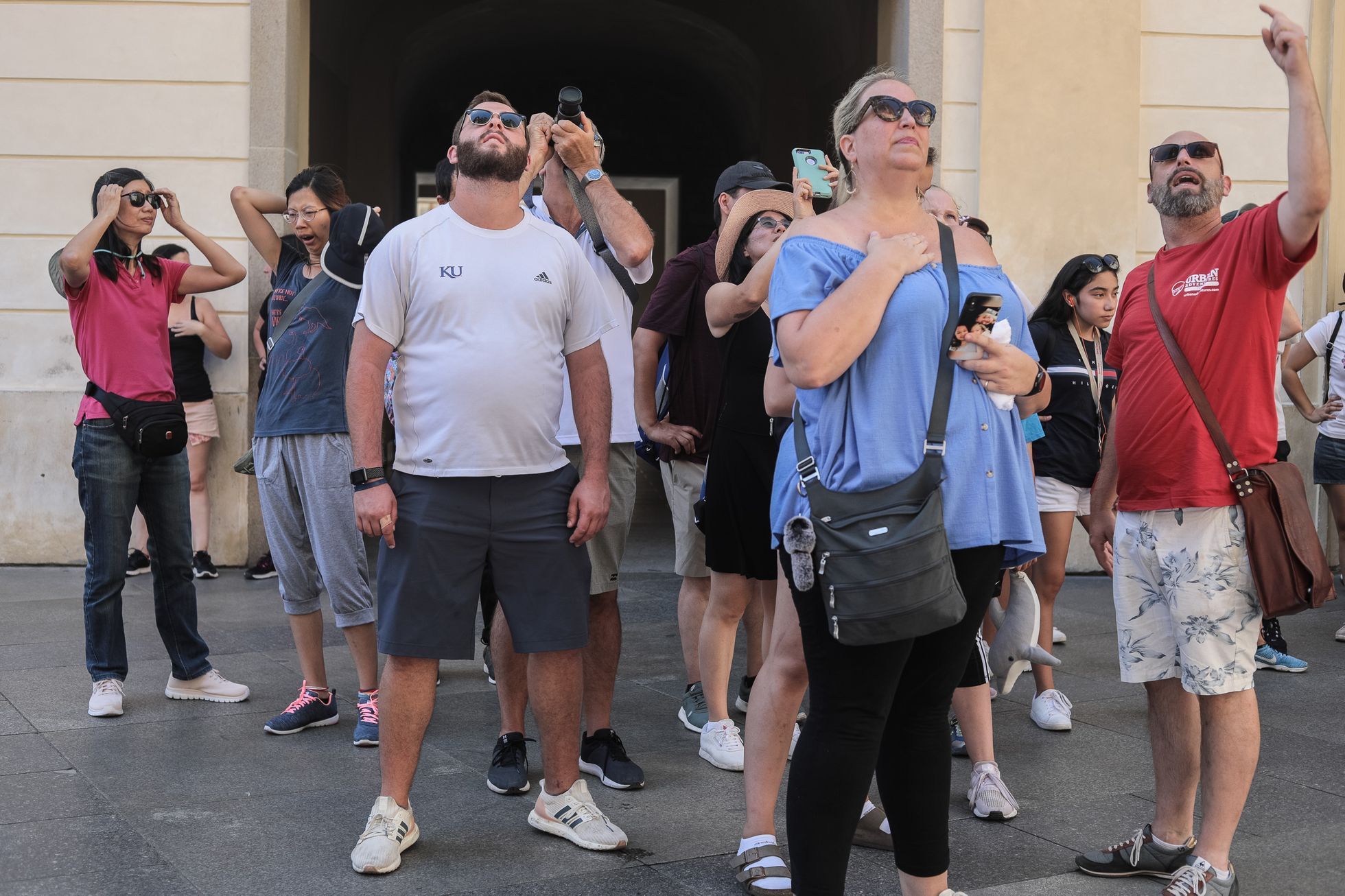 Pražský Hrad - léto 2019 - fronty, turisti, uzavírky