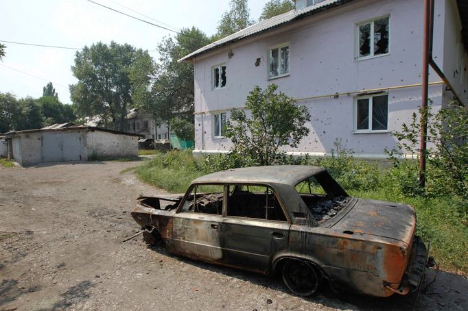 Ve městě Vuhlehirsk na východě Ukrajiny se střetli proruští separatisté s ukrajinskou armádou.