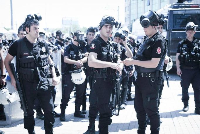 Demonstrace na istanbulském náměstí Taksím očima tureckého fotografa