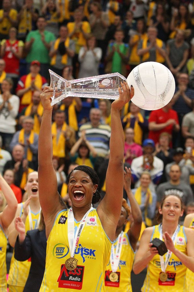 Final Four, finále USK-Jekatěringurg: Kia Vaughtová s trofejí pro nejužitečnější hráčku