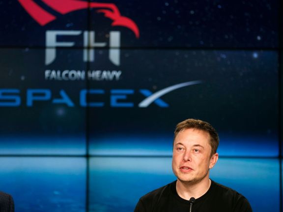 Vlastník SpaceX, vizionář a dolarový multimiliardář Elon Musk na tiskové konferenci po úspěšném startu Falcon Heavy.