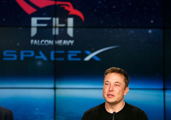 Vlastník SpaceX, vizionář a dolarový multimiliardář Elon Musk na tiskové konferenci po úspěšném startu Falcon Heavy.