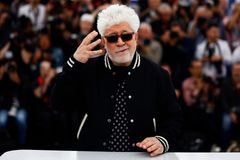 Almodóvar dostane cenu za celoživotní dílo. Natočil svůj první film v angličtině