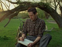 Adrien Brody hraje přeživšího holokaustu László Tótha.