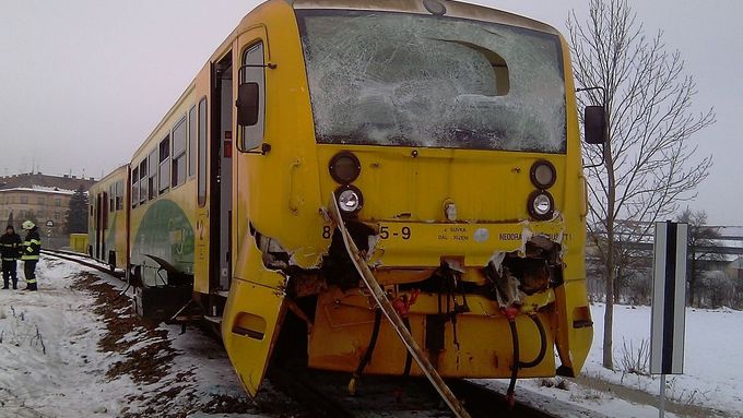 Poničený osobní vlak