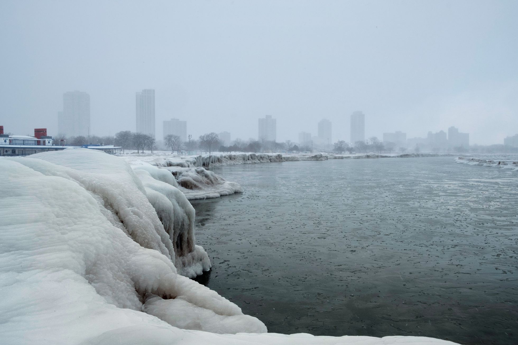 Zamrzlé jezero Michigan.