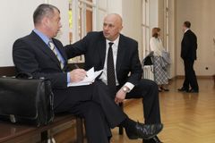 Julínek u soudu jako žalovaný: Vysvětloval své výhružky
