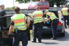 V Německu zadrželi řidiče, který z Česka pašoval čtyři arménské migranty