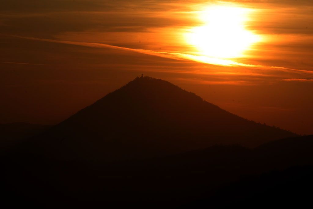 Letem nad Českým středohořím a dálnicí D8