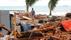 Mohutná tsunami zasáhla indonéské pobřeží a zabila desítky lidí.