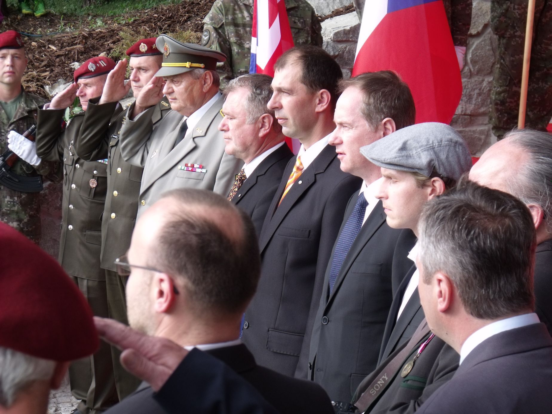 V rodišti parašutisty Josefa Gabčíka byl odhalen jeho usmívající se pomník