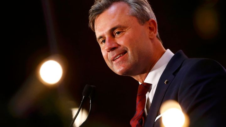 Rakouské svobodné povede po Stracheho skandálu Norbert Hofer