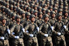 Čína cvičila na vojenskou přehlídku, kterou navštíví Zeman