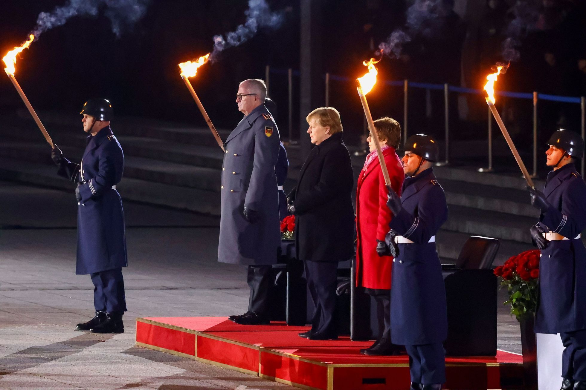 merkel, německo, rozloučení, berlín, vojenská přehlídka, kancléřka