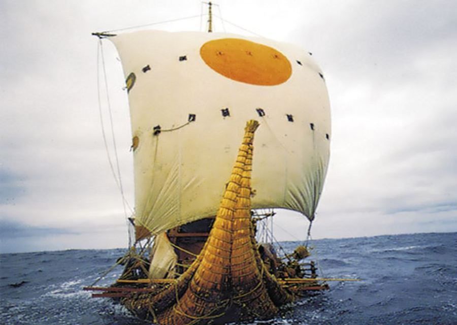 Thor Heyerdahl - plavidlo Ra II na moři