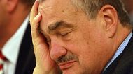 Do mysli veřejnosti se Karel Schwarzenberg zapsal i svým pospáváním při jednáních. Tvrdil, že to důležité si pamatuje.