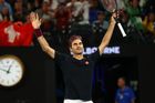 Serena a Ósakaová na Australian Open končí, Federer odvrátil senzaci v tiebreaku