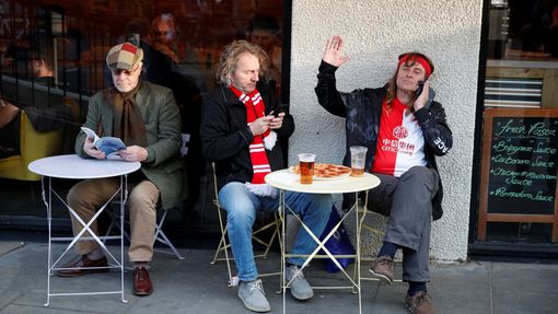 Fanoušci Slavie v Londýně před odvetou čtvrtfinále fotbalové Evropské ligy proti Chelsea
