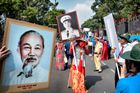 Vietnam ve středu slaví 50 let od konce vietnamské války velkolepou vojenskou přehlídkou a leteckou show. Přesně půl století po pádu Saigonu, události, která definitivně uzavřela desetiletí trvající konflikt.