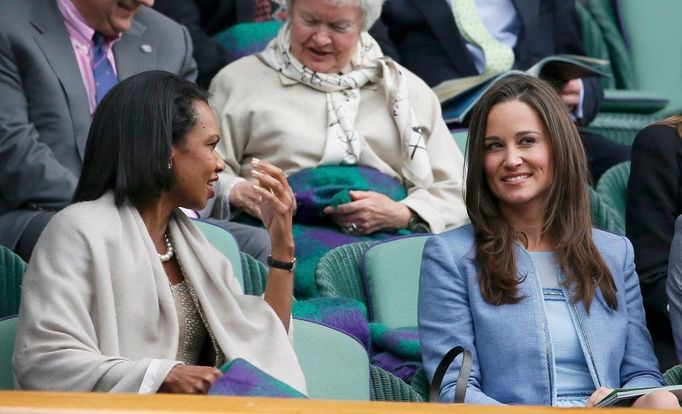 Ženy na Wimbledonu 2013 (Condoleezza Rice a Pippa Middleton)