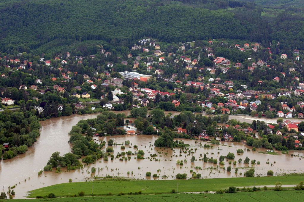 Letem nad zatopeným světem