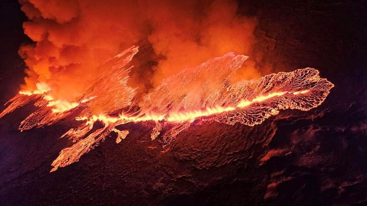Na jihozápadě Islandu vybuchla sopka. Erupce je silnější než v minulosti