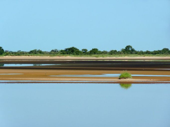 KULTURNÍ PAMÁTKA :Delta řeky Saloum v Senegalu Oblast, kterou přítomnost člověka ovlivňuje podle archeologických výzkumů už více než 2000 let.