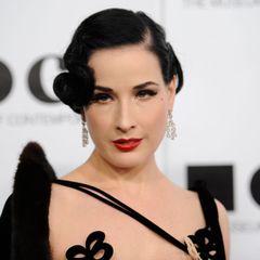 Účesy : Dita von Teese