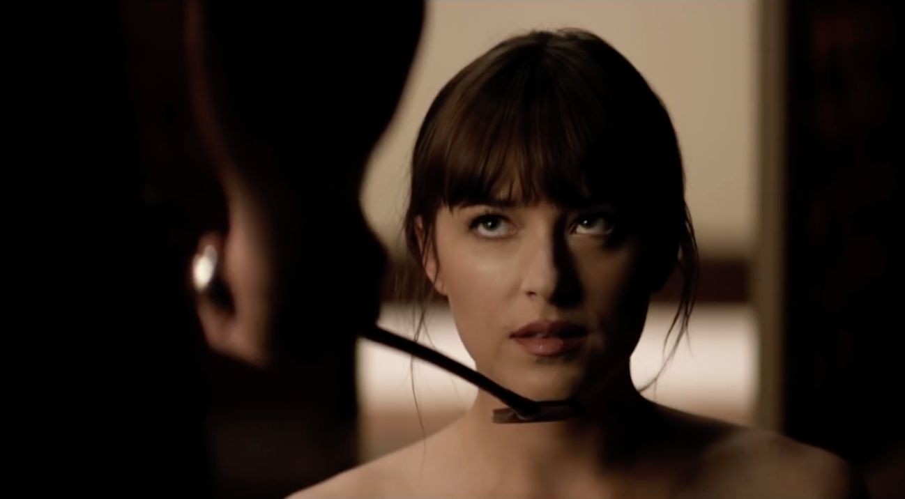 Dakota Johnsonová ve filmu 50 odstínů svobody.