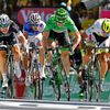 Spurt sedmé etapy Tour de France: zleva Cavendish, Greipel, Sagan