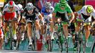 Spurt sedmé etapy Tour de France: zleva Cavendish, Greipel, Sagan