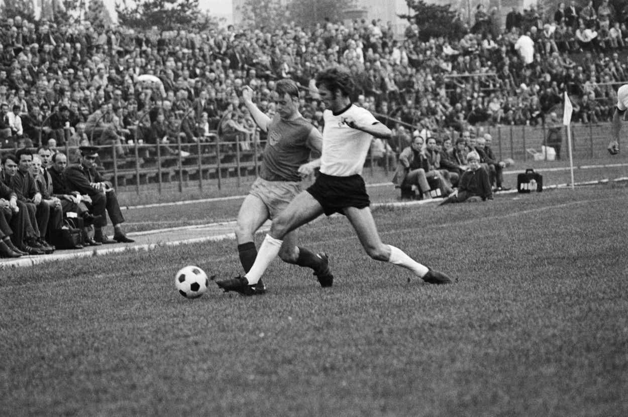 Prvoligové fotbalové utkání Dukla Praha - Spartak Trnava  31. května 1971.