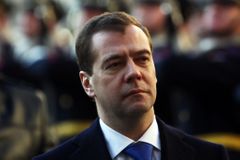 Medveděv v Praze připustil neregulérnost ruských voleb