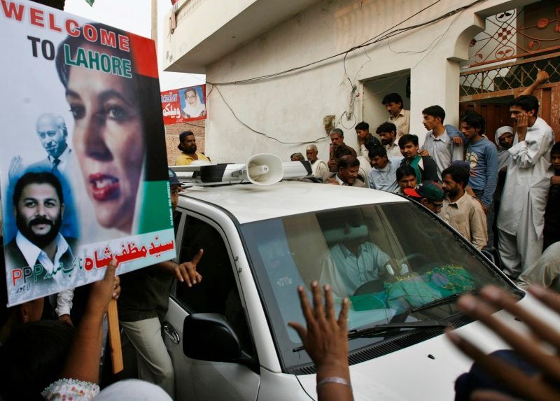 Bhuttová v Láhauru 12.11.2007