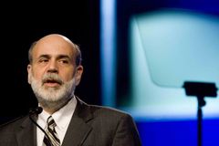 Bernanke: Fed ještě podrží úrokové sazby do 0,25 %