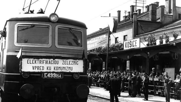 Drátovalo se ostošest. Elektrizace podle sovětského vzoru se ale nakonec zasekla