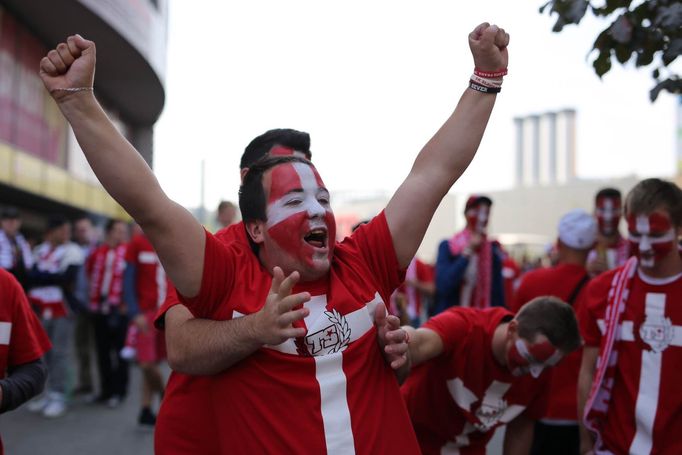 Pochod fanoušků Slavie na derby