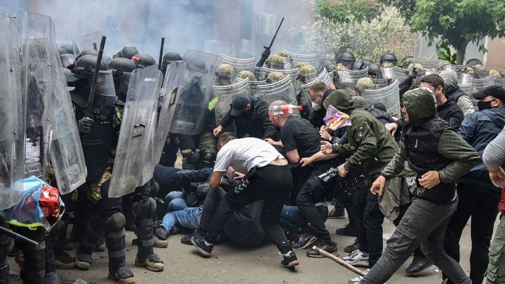Na severu Kosova pokračovaly protesty Srbů proti novým albánským starostům