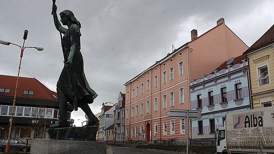 Ćerný lev šel komunistům po krku