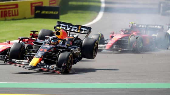 Kolize Sergia Péreze (Red Bull) a Charlese Leclerca (Ferrari) ve VC Mexika F1 2023