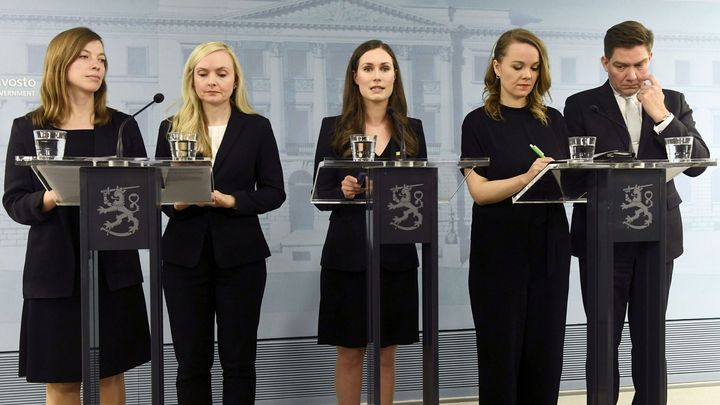 Ve Finsku mizí politika "ženy u sporáku". Země má mladou premiérku a 11 ministryň