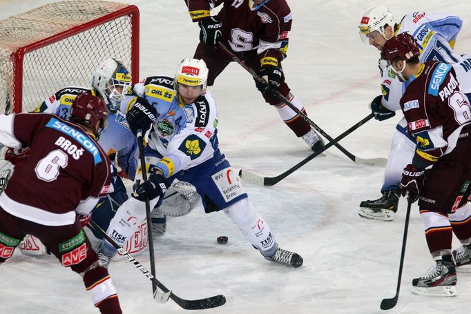 Hokej, extraliga, Sparta - Kometa Brno: Michal Broš (6) - Tomáš Žižka (5)