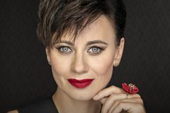 Dáša zpívá Hanu. V Obecním domě zazní nesmrtelné šansony Hany Hegerové